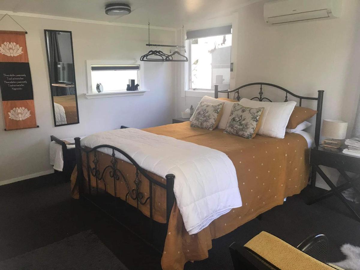 Orange Tree Cottage - Garden Hideaway Whanganui Esterno foto